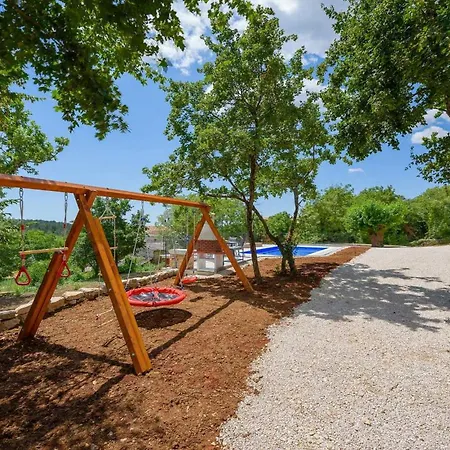 Madonna Delle Nevi Holiday home Oprtalj